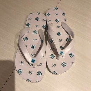 Guess White and Blue Flip Flops nwot​​​